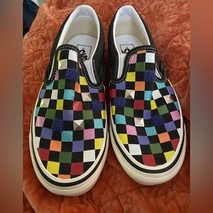 Size 8.5 amazing vans!